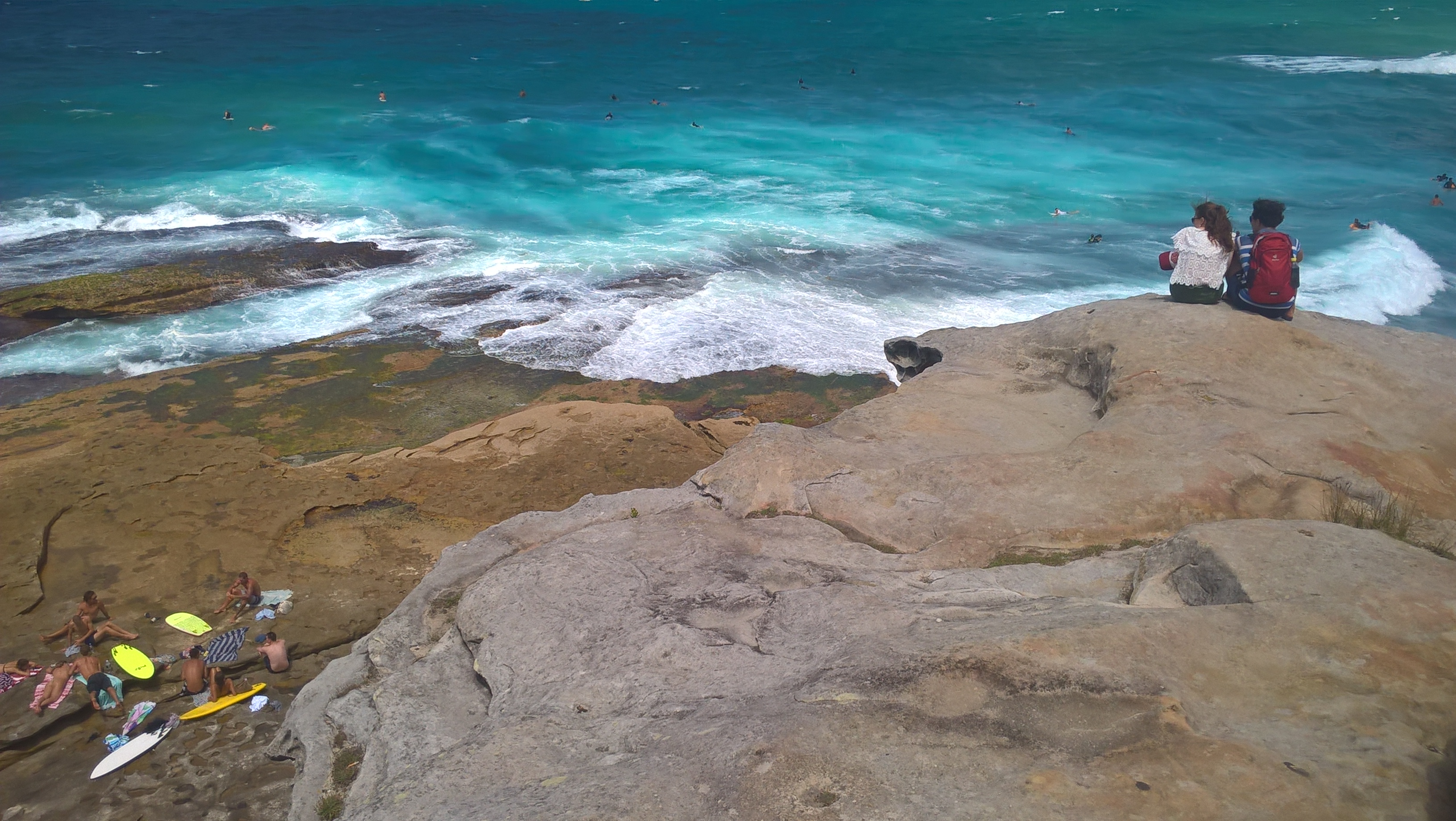 Sydney spiaggia rocciosa e oceano