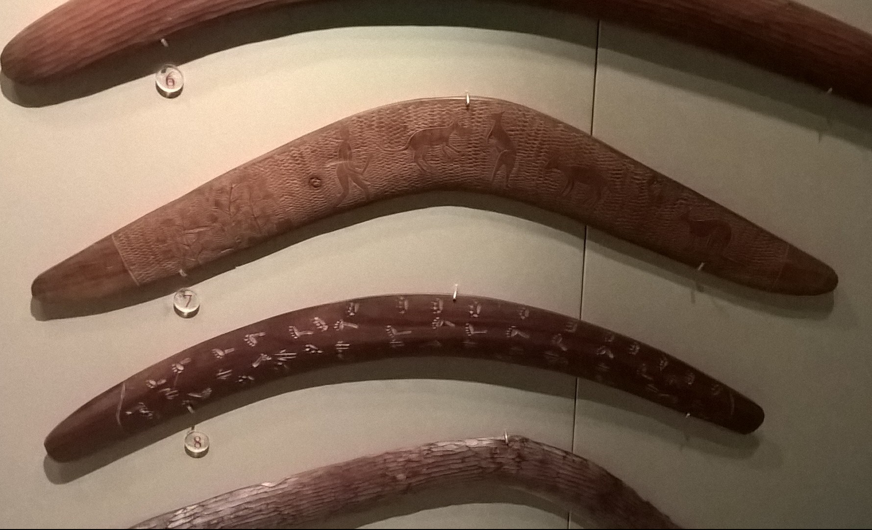 Boomerang aborigeni in legno