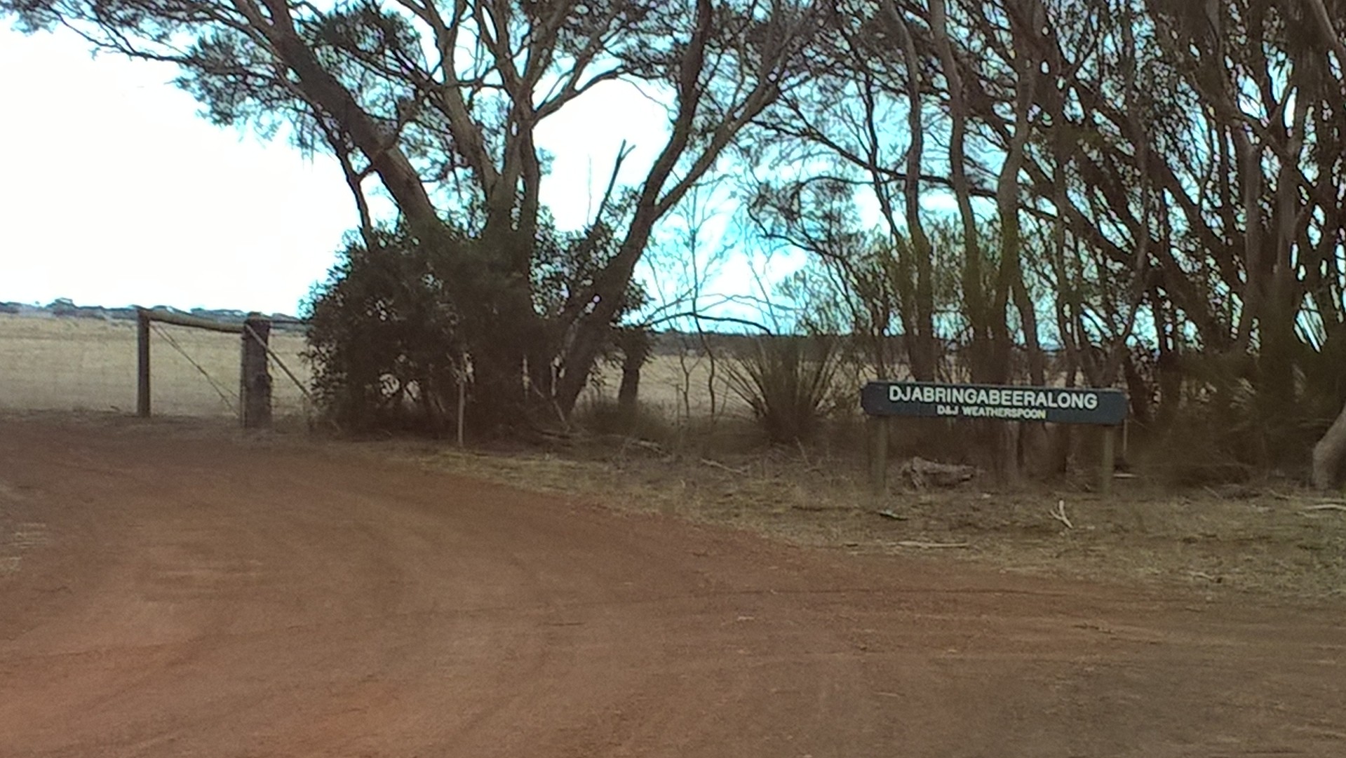 Kangaroo Island cartello con nome finto-aborigeno di un podere 
