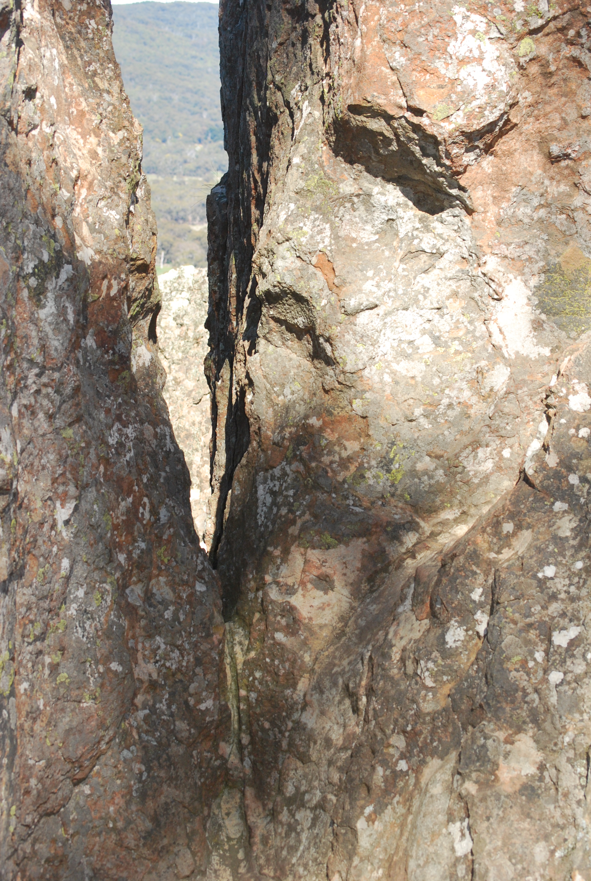 fratture nella roccia a hanging rock