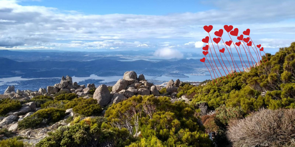 Poesia sul cielo. Hobart, Tasmania: panorama dal Monte Wellington con cuori